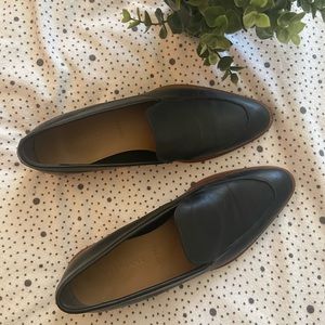 Everlane black modern loafers. 7.5. Like new
